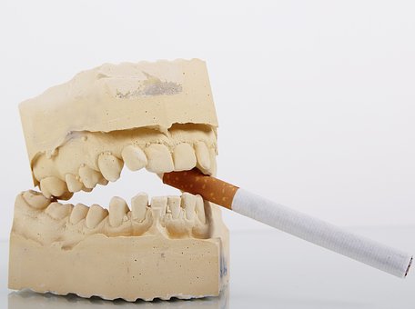 Tabaco y salud dental: ¿son compatibles?